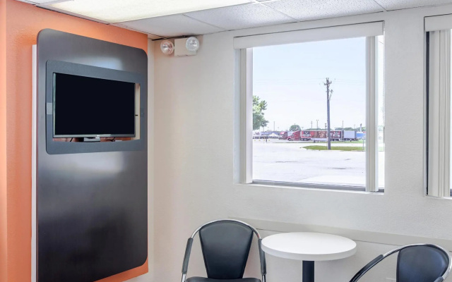 Motel 6 Council Bluffs, IA - Omaha East