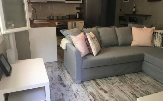 Cozy smart apt with courtyard in Koukaki