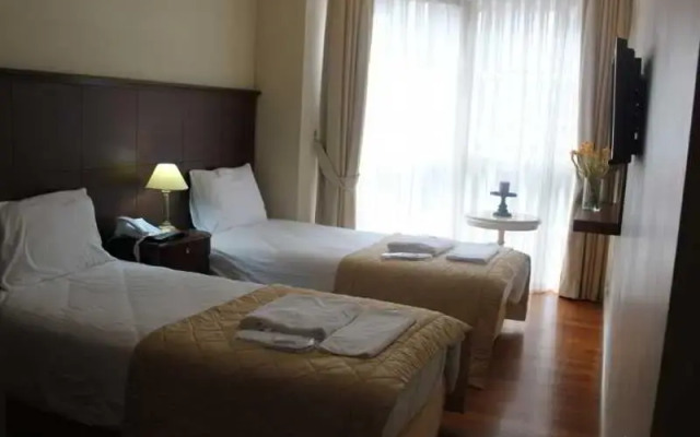 Mono Suites