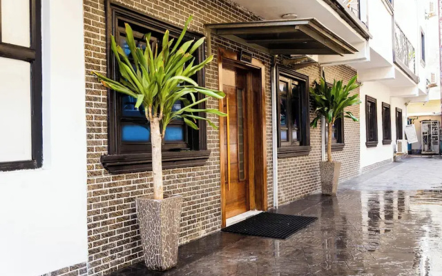 247 Luxury Apartment