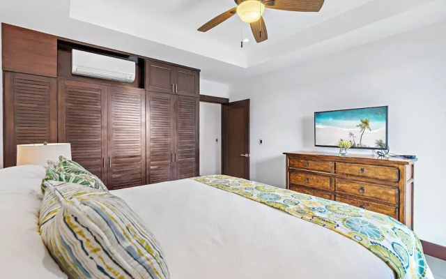 Luxury Condo with Panoramic Ocean Views, Sparkling Infinity Pool, and Modern Open-Concept Design