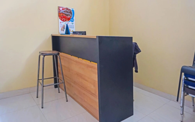 OYO 93414 Wisma Ratu Syariah Near SMP Negeri 2 Watang Pulu