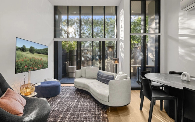 Bright Inner-north Stay With Pool Access