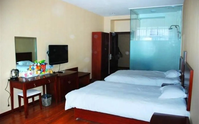 The Sea East Hotel