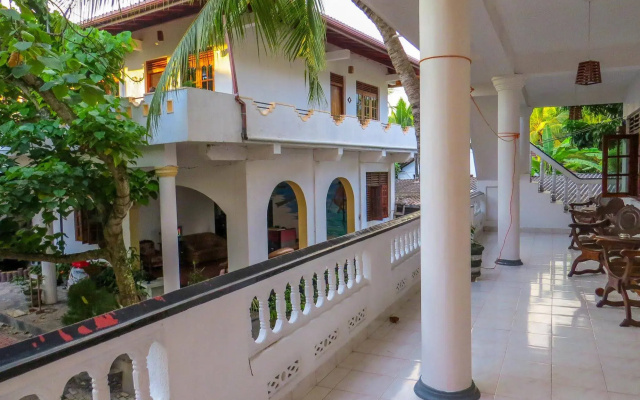 Hotel Happy Night & Restaurant