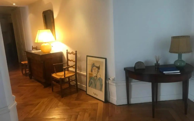 Berges du Rhone/ Chambre Avec Balcon (Adults Only)