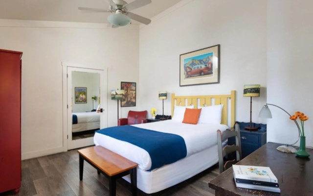 Sonoma Creek Inn