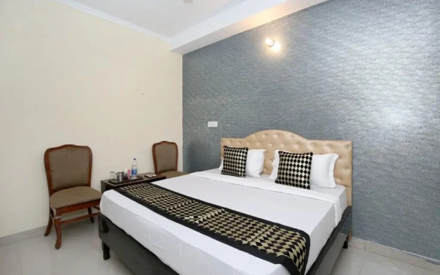 Hotel Red House By OYO Rooms