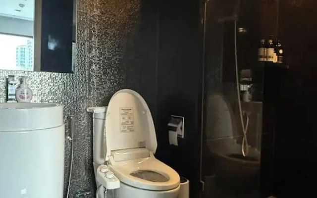 Luxurious 1-bedroom Apartment Near BTS Thonglor, Bangkok