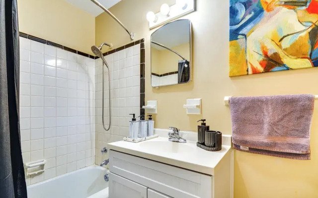 2 Mi to Dtwn Greensboro: Centrally Located Home