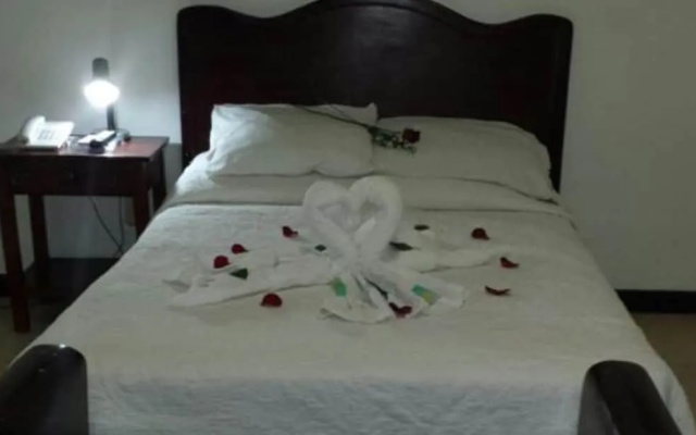 Maracas Inn
