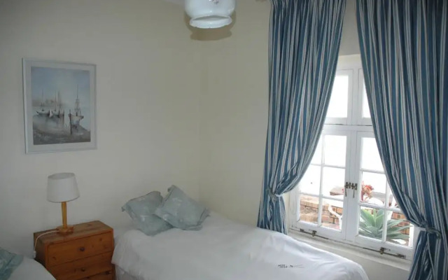 2 Cottons Cottage