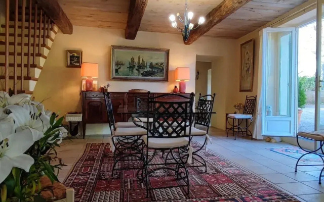 Spacious Holiday Home With Private Pool and Park