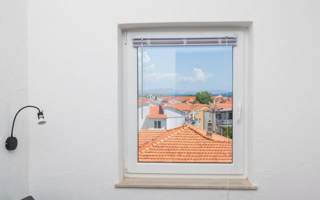 Apartments and Rooms Mladen