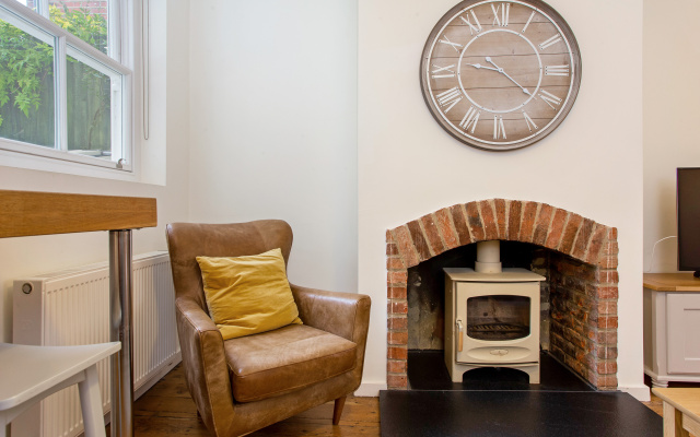 Perfect for family stays, ideal for walk to shops & restaurants