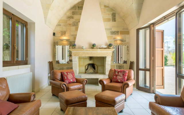 Masseria Le Giare In Carpignano Salentino