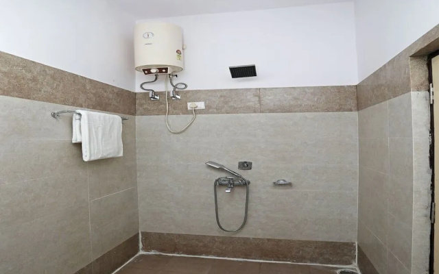 OYO 13493 Hotel Vridhi Inn