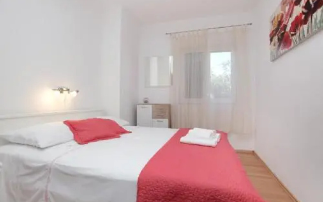 Apartman Tone