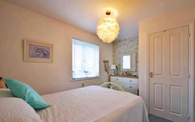 Sunny family 5-sleeper near Newquay’s top beaches