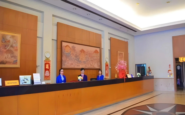 Grand Plaza Hotel