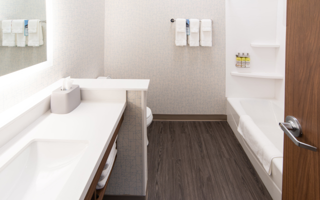 Holiday Inn Express & Suites North Battleford by IHG