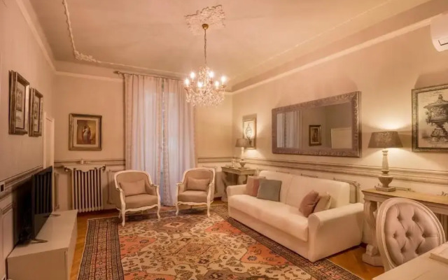 Αn enchanting residence in front of the Juliet house