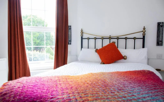 Beautiful 2-Bedroom Townhouse in Stratford upon Avon
