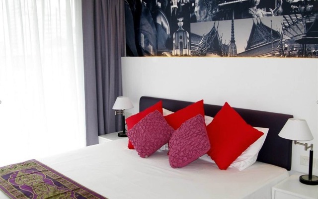 Armoni Hotel Sukhumvit 11 комната для гостей