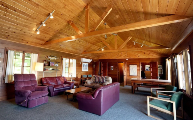 Five Lakes Resort
