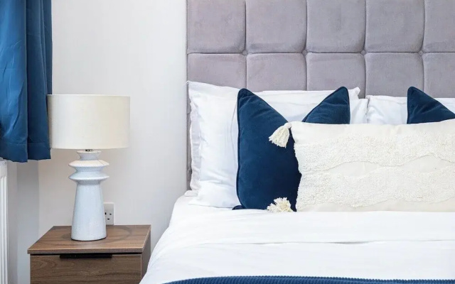Elegant Three-bed Marylebone Flat Near Oxford Circus!