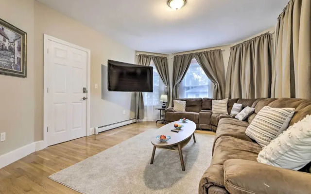 2 Mi to Downtown: Springfield Apt w/ Balcony!