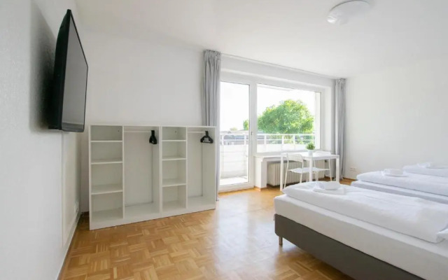 Apartments with Balcony - 20 min DUS Airport & MESSE DUS