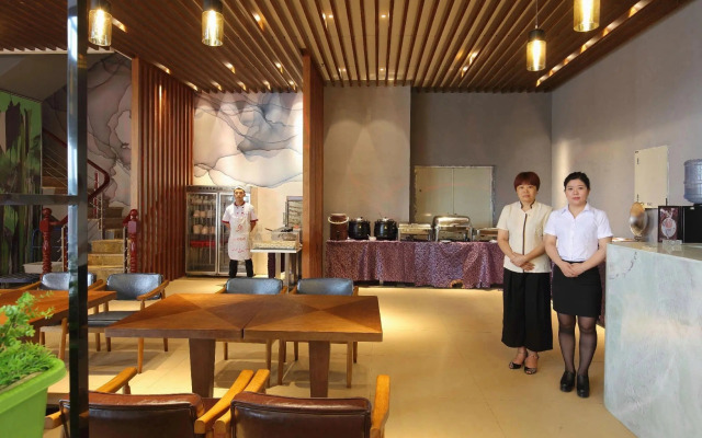 Days Suites Guangzhou South Railway Station