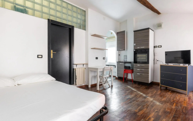 Studio Malcontenti con Terrazzo by Wonderful Italy
