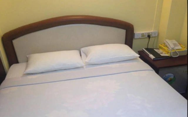 Royal 74 Hotel