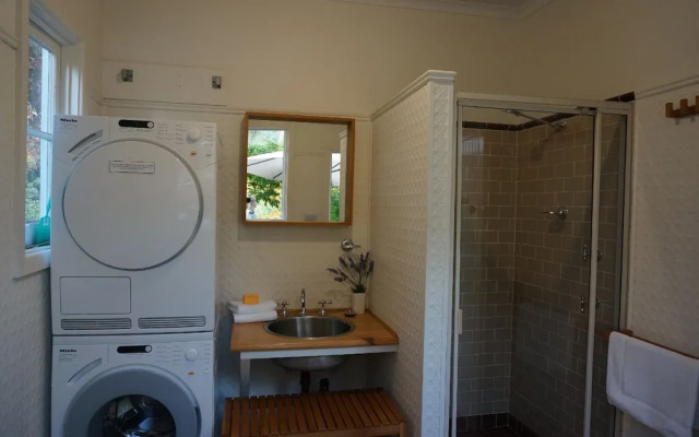 Leura Country Cottage