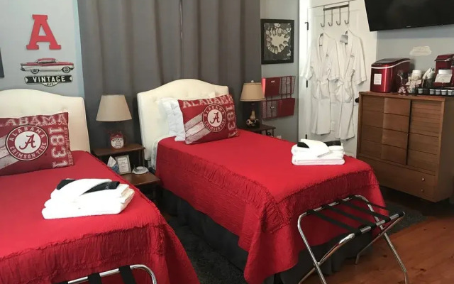 Bama Bed & Breakfast Campus