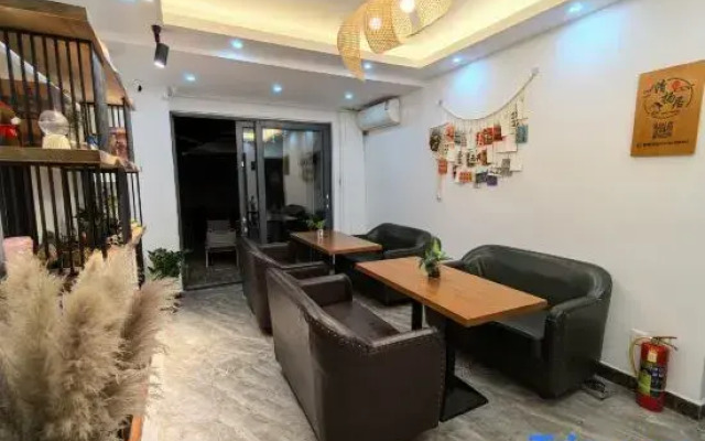 Qingyangju Villa | Classical Woodwork & Light Shadow Space, Family Art Resort