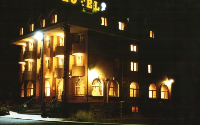 Hotel Avenida III вид на фасад
