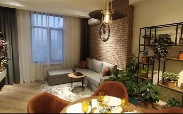 Cozy modern/loft apartment
