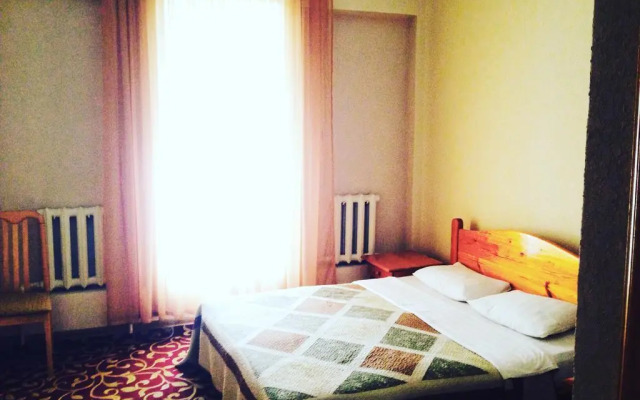 Caravan Hotel