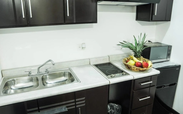 Garcias Suites & Hotel