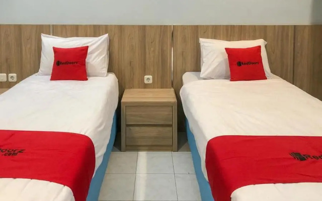 RedDoorz Syariah near Taman Rekreasi Sengkaling 2