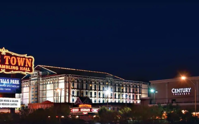 Sam's Town Hotel & Gambling Hall