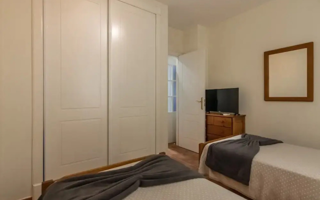 Apartment With Terrace and Pool Access