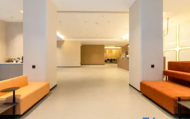 Jinjiang Star Hotel (Puyang stadium bus station shop)