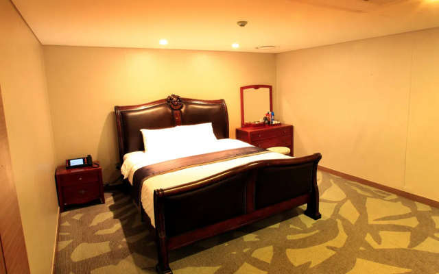 City Park Golf & Hotel
