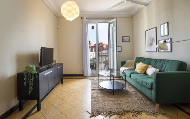 63PAR275- Sunny apartment in Paralel