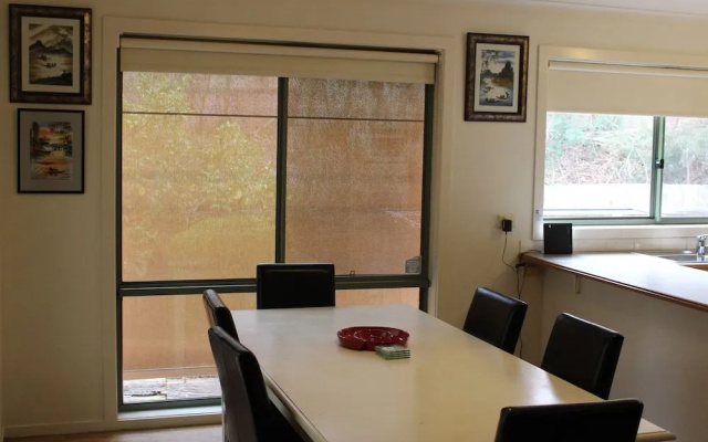Australian Home Away Ringwood at Bardia