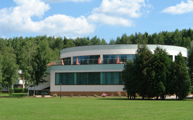 Артурс Village & SPA Hotel Ларёво вид на фасад